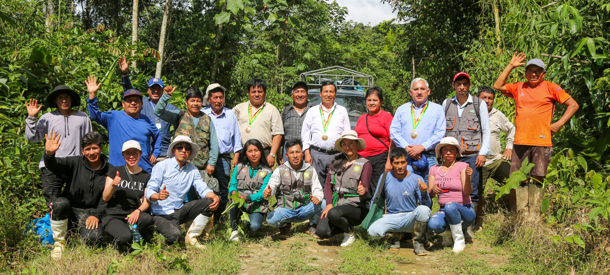 Tras más de 6 horas de viaje, la comitiva de esta casa de estudios fue cálidamente recibida en este sector que es parte de la selva puneña y que a partir de la fecha para a ser de propiedad de la UNA Puno, a fin de promover la investigación científica multidisciplinaria, con participación de las diferentes escuelas profesionales ligadas al desarrollo agrícola, agropecuario y de exploración de recursos naturales.