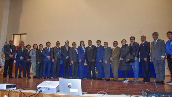 Con gran expectativa se desarrolla el V Congreso Nacional y II Internacional de Defensores Universitarios, actividad que tiene como sede la primera casa de estudios superiores de la región de Puno, y congrega la participación de más de 50 defensores universitarios del Perú y el extranjero, actividad que tiene la finalidad de Proponer lineamientos para fortalecer las Defensorías Universitarias del Perú, formular políticas de apoyo y protección a los defensores universitarios del Perú.