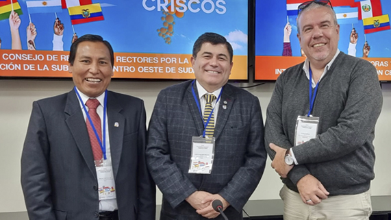 El Rector de la Universidad Nacional del Altiplano Puno, Dr. Paulino Machaca Ari, fue partícipe de la XXIV Asamblea General de Consejo de Rectores por la Integración de la Subregión Centro Oeste de Sudamérica (CRISCOS) 2023, actividad desarrollada en la ciudad de Iquique Chile los días 24 y 25 de julio y contó con la participación de los rectores de las principales universidades de Perú, Argentina, Brasil, Chile, Ecuador, Colombia, Paraguay, Bolivia.