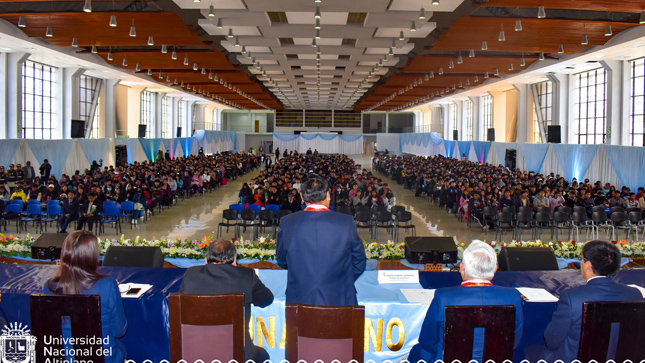 La Universidad Nacional del Altiplano, a través del Vicerrectorado Académico, realizó la “Inducción a Interesantes 2023-II”, con la finalidad de proporcionar información y orientación académica e investigación que la universidad otorga a los estudiantes; dicho acto contó con la participación del Rector de la Universidad, Dr. Paulino Machaca Ari, Vicerrector Académico, Dr. Mario Cuentas Alvarado, Vicerrector de Investigación, Dr. Ariel Velazco Cárdenas.