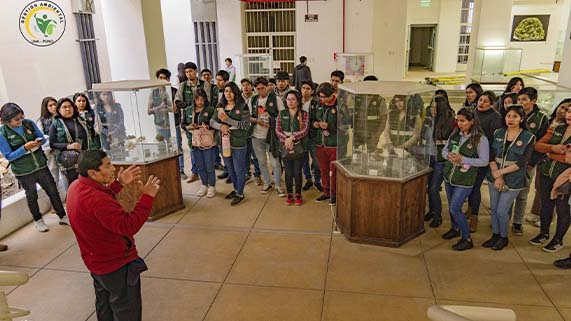 La Universidad Nacional del Altiplano Puno, tiene una política ambiental sostenible y la comunidad universitaria tiene conocimiento adecuado; en ese marco, más de 50 estudiantes de Ingeniería Ambiental de la Universidad Nacional Jorge Basadre Grohmann (UNJBG) de Tacna, fueron partícipes de un “Tour Académico de Gestión Ambiental” en la ciudad universitaria.