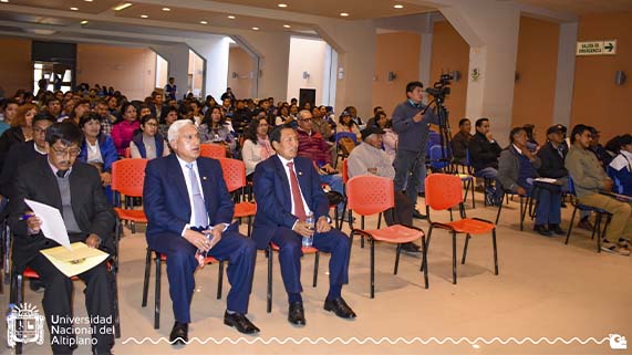 Con la finalidad de generar un espacio de reflexión y análisis sobre la problemática de salud mental en la comunidad universitaria, el Vicerrectorado Académico de la Universidad Nacional del Altiplano Puno, a través de la Subunidad de Tutoría y Servicio Psicopedagógico, organizó una conferencia magistral sobre: “Salud mental y bienestar psicológico en la UNA Puno.