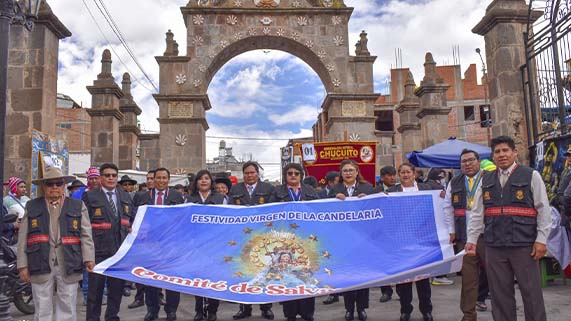 El rector de la Universidad Nacional del Altiplano Puno, Dr. Paulino Machaca Ari, fue participe de las actividades conmemorativas a la declaratoria como Patrimonio Cultural Inmaterial de la Humanidad dada por la UNESCO a la Festividad de la Virgen María de la Candelaria, actividad que se capitulo con un colorido pasacalle de los conjuntos que con parte de dicha festividad en el mes de febrero.