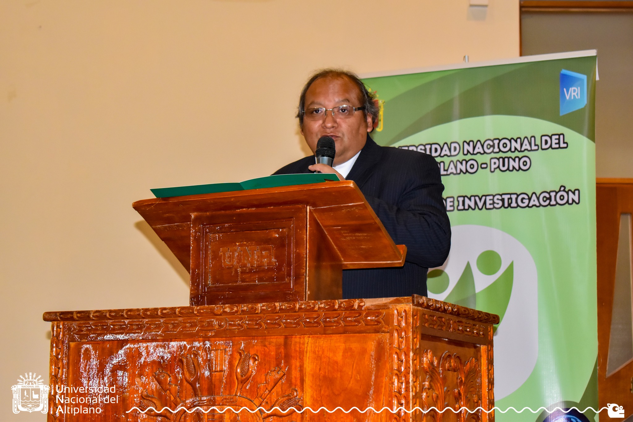 La Universidad Nacional del Altiplano Puno, mediante de Vicerrectorado de Investigación y la participación del Instituto de Investigación, iniciaron con el “I Congreso de Iniciación Científica”, dirigido para los estudiantes, tesistas y público en general. El evento académico se desarrollará entre el 19 y 20 de diciembre del presente, con más de 40 disertaciones.