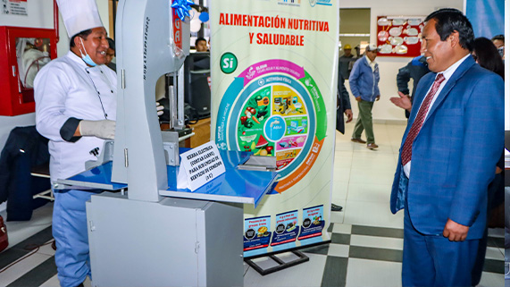Con el objetivo de ofrecer servicios de nutrición y alimentación saludable de alta calidad, la Universidad Nacional del Altiplano de Puno ha implementado con modernos equipos y mobiliario a las diferentes Sub Unidades de la Dirección de Bienestar Universitario. Estas mejoras están diseñadas para garantizar el buen estado nutricional de los estudiantes beneficiarios del Comedor Universitario.