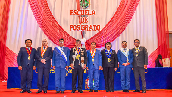 El último fin de semana, la Escuela de Posgrado de la Universidad Nacional del Altiplano de Puno, celebró su 42 aniversario, considerado cuna de conocimiento, investigación y formación académica de alto nivel. A lo largo de estos años de funcionamiento, ha formado cientos de profesionales comprometidos con la excelencia académica líderes en la investigación científica, con ética y responsabilidad social.