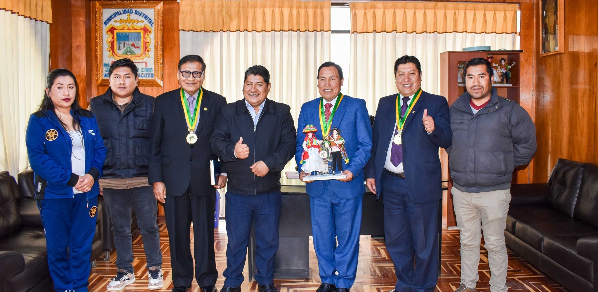 Próximamente será una realidad la Filial de la Universidad Nacional del Altiplano de Puno y será en el distrito de Caracoto, jurisdicción de la provincia de San Román. Así, lo anunció, el Rector de la UNA Puno, Dr. Paulino Machaca Ari, tras una importante reunión que mantuvo con el alcalde de dicho distrito, Javier Phocco Cuno, y en los siguientes días se concretará la firma de convenio para la donación de más de 30 hectáreas.