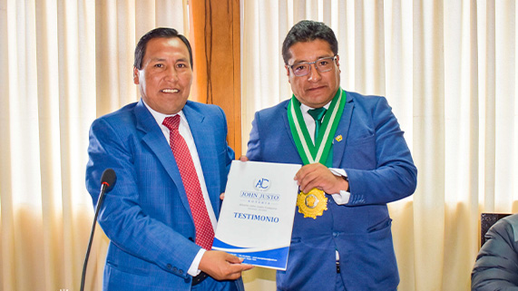 En una decisión histórica, el Consejo Universitario de la Universidad Nacional del Altiplano de Puno, aprobó la creación de una nueva filial en la ciudad de Ayaviri, capital de la provincia de Melgar. El Rector, Dr. Paulino Machaca Ari, sustentó la necesidad y el alcalde provincial, regidores y población en su conjunto, agradecieron por acercar la educación superior a dicha provincia.