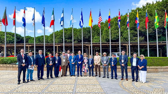 La Universidad Nacional del Altiplano Puno, ha logrado su incorporación oficial a la Asociación de Universidades Iberoamericanas de Posgrado (AUIP) y a la Red de Universidades Iberoamericanas de Europa, Asia y el Caribe. Este importante avance se concretó gracias a la participación de su máxima autoridad, el Dr. Paulino Machaca Ari, en el Consejo de Rectores por la Integración de las Universidades (CRISCOS), evento que se llevó a cabo en Sevilla, España, del 17 al 21 de mayo de 2025.
